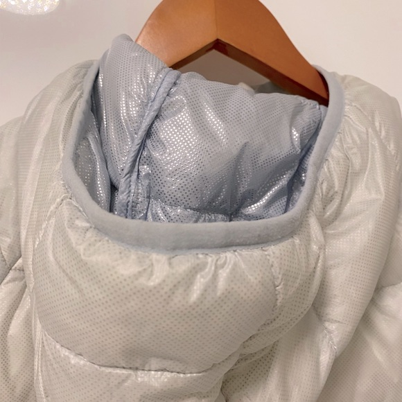 Like new - Columbia Omni-Heat™ thermal reflectiveLIGHTWEIGHT WARMTH- medium - Picture 5 of 7